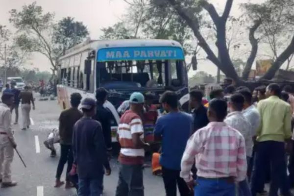 तेज रफ्तार बस ने ली साइकिल सवार की जान, टाटा-हाता मार्ग जाम रफ्तार