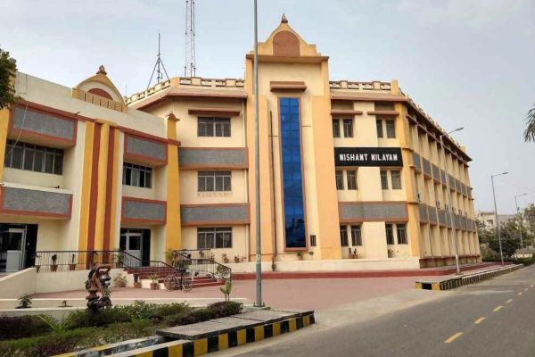 रांची के छात्र की CNLU के हॉस्टल में संदिग्ध मौ’त, बॉडी के पास से मिली एक लेटर छात्र
