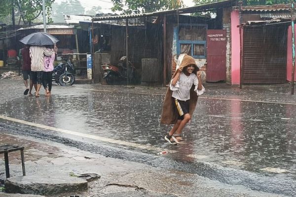 झारखंड में मौसम करवट लेने को तैयार, अगले तीन दिनों में बारिश के आसार झारखंड