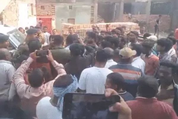 टोटो में पैसेंजर बैठाने को लेकर हुई चाकूबाजी, एक युवक की मौ’त टोटो