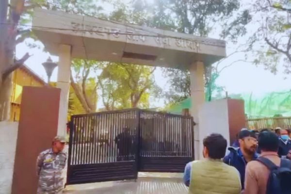 JPSC ऑफिस के बाहर अभ्यर्थियों का हल्ला, 2024 वैकेंसी में आयु सीमा छूट की मांग तेज JPSC