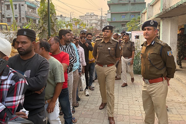 रांची के संवेदनशील बूथों पर रही पैनी नजर, एडीजी मनोज कौशिक ने खुद परखी सुरक्षा व्यवस्था एडीजी