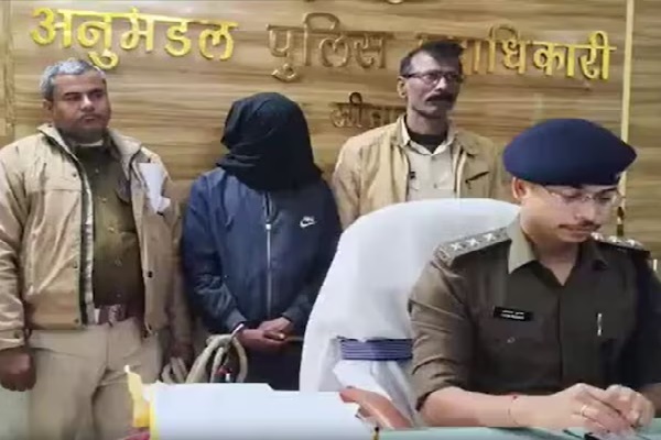 पुलिस की गिरफ्त में जालसाज ‘मुखिया’, क्या करता था खेला… जानें सीतामढ़ी
