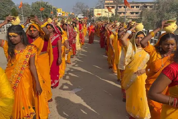गिरिडीह में श्रीरामचरितमानस महायज्ञ का शुभारंभ, निकाली गई भव्य कलश शोभायात्रा शोभायात्रा