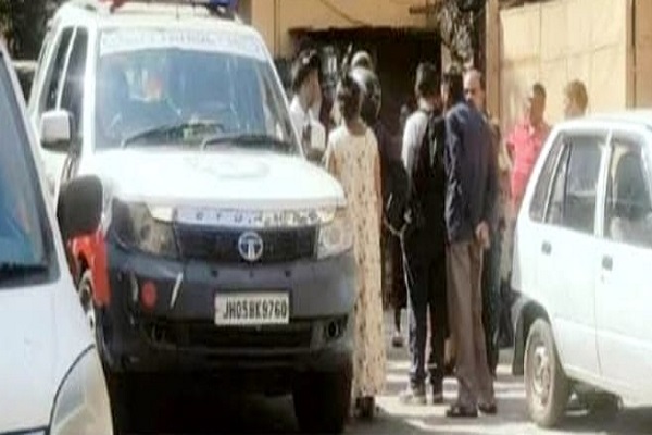 चोरी के इरादे से घर में घुसी दो महिलाएं, रंगे हाथों पकड़ाई चोरी