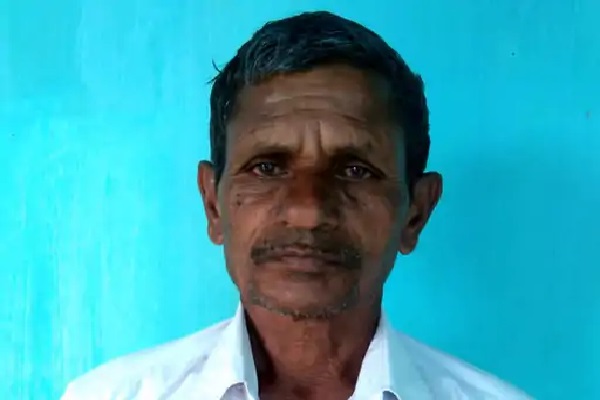 हजारीबाग में सड़क हादसा: सब्जी बेचने जा रहे बुजुर्ग की मौ’त, ग्रामीणों ने किया सड़क जाम सड़क