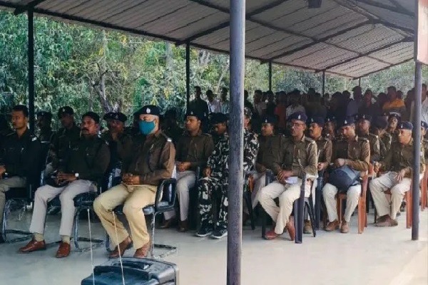 निकाय चुनाव से पहले गढ़वा में हाई अलर्ट, चप्पे-चप्पे पर पुलिस तैनात नगर निकाय चुनाव