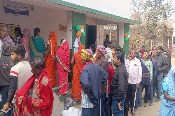 हजारीबाग नगरपालिका चुनाव 2026 : 11 बजे तक 18.2% मतदान हजारीबाग