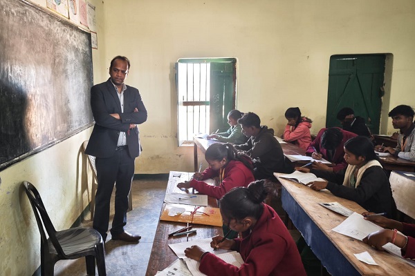 नकलमुक्त परीक्षा के लिए प्रशासन अलर्ट, फतेहपुर में एसडीएम ने लिया जायजा एसडीएम