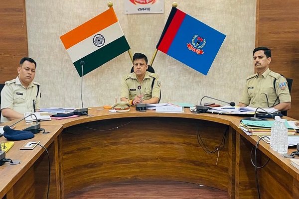 जनता से बदसलूकी बर्दाश्त नहीं, क्राइम मीटिंग में एसपी ने दिये सख्त निर्देश एसपी
