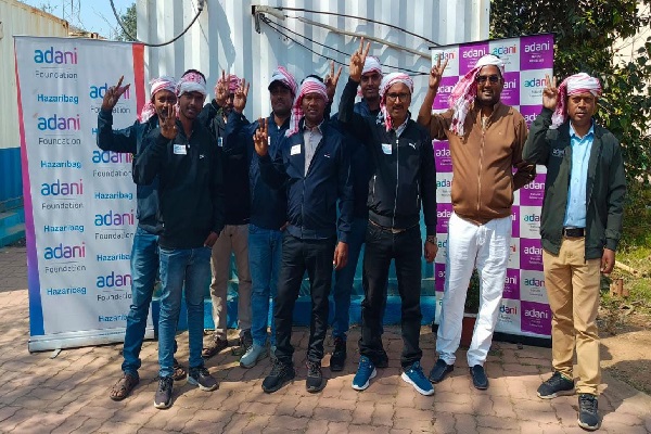 अदाणी फाउंडेशन की पहल से युवाओं को मिला हुनर, ड्राइविंग ट्रेनिंग के बाद रोजगार के खुले रास्ते अदाणी फाउंडेशन