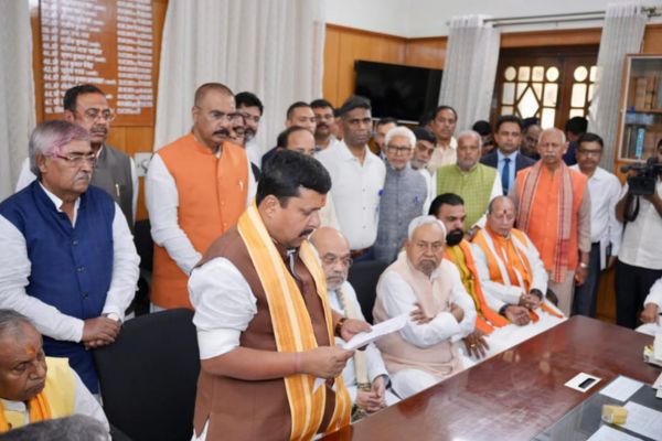 राज्यसभा चुनाव : नितिन नवीन ने दाखिल किया नामांकन, अमित शाह और नीतीश कुमार रहे मौजूद नितिन