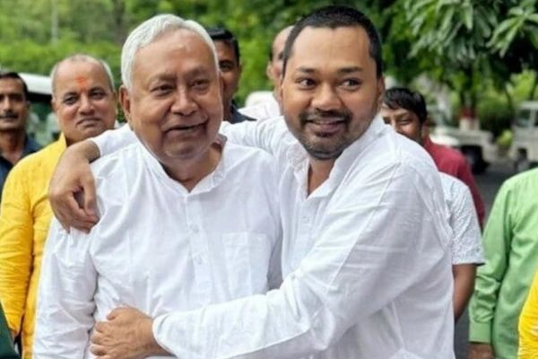 नीतीश कुमार के बेटे निशांत की राजनीति में एंट्री : आज JDU जॉइन करेंगे, बिहार दौरे से शुरू करेंगे सियासी पारी नीतीश