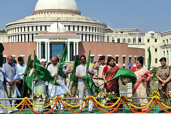 सीएम हेमंत ने 12 नए अत्याधुनिक थानों का किया शिलान्यास, 1485 पेट्रोलिंग वाहन सौंपे सीएम