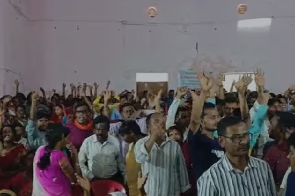 मधुबन कोल प्रोजेक्ट जनसुनवाई में हंगामा, ग्रामीणों ने BCCL के खिलाफ खोला मोर्चा कोल प्रोजेक्ट