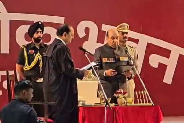 सैयद अता हसनैन ने बिहार गवर्नर के तौर पर ली शपथ, मुख्यमंत्री नीतीश और मंत्री रहे मौजूद लेफ्टिनेंट जनरल सैयद अता हसनैन
