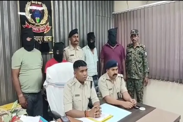 बड़ा कांड करने की तैयारी कर रहे चार बदमाश गिरफ्तार, कट्टा और जिंदा गोलियां बरामद आदित्यपुर थाना