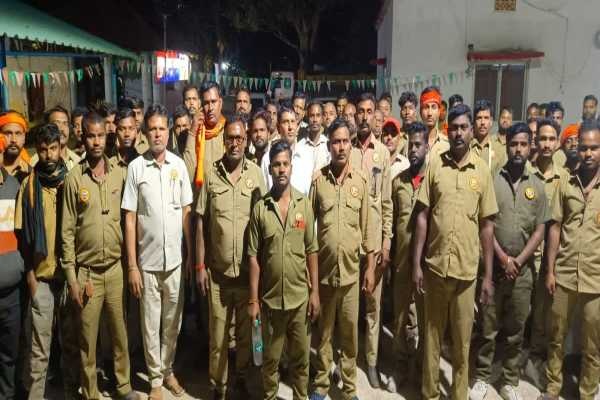मारपीट के आरोपों से घिरे एमवीआई, ट्रक एसोसिएशन ने खोला मोर्चा एमवीआई
