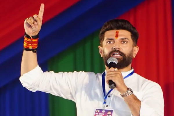चिराग पासवान को मुख्यमंत्री बनाने की उठी मांग, पोस्टरों से सजी दीवारें चिराग पासवान