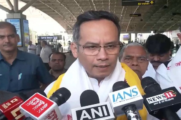 रांची पहुंचे असम के कांग्रेस नेता गौरव गोगोई, CM हेमंत सोरेन से होगी अहम मुलाकात गौरव गोगोई