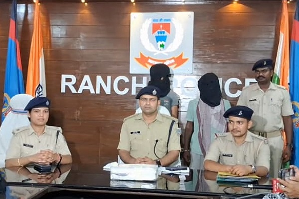 पेंशन और प्रेम प्रसंग के चलते की मां की ह’त्या, दत्तक बेटी ने प्रेमी संग मिलकर उतारा मौ’त के घाट पेंशन