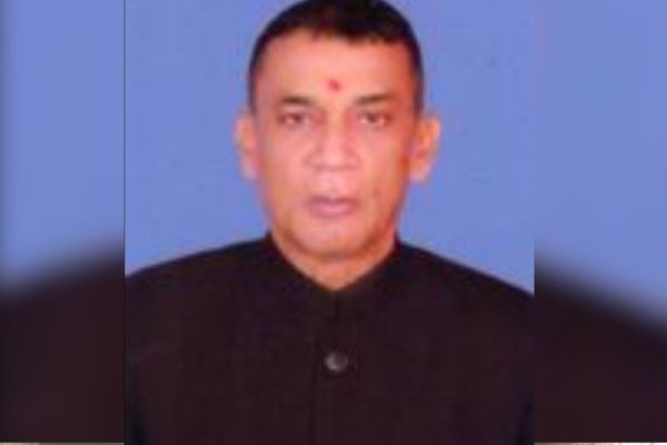 महेश तिवारी