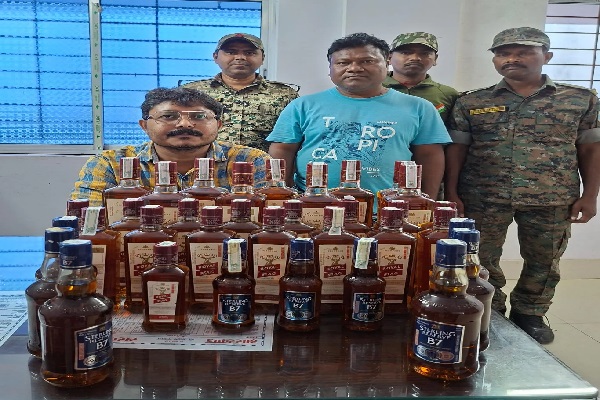 महेशपुर में अवैध शराब कारोबार बेनकाब, होटल संचालक हिरासत में शराब