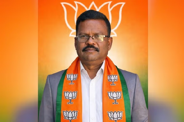 सरायकेला में PM-USHA कार्यक्रम पर विवाद, संजय सेठ को नहीं बुलाने पर सवाल PM-USHA कार्यक्रम
