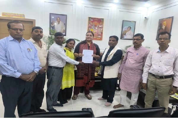 18 अप्रैल से सीएम हाउस के बाहर सहायक शिक्षकों का अनशन, 40 हजार शिक्षक उतरेंगे मैदान में अध्यापक संघर्ष मोर्चा