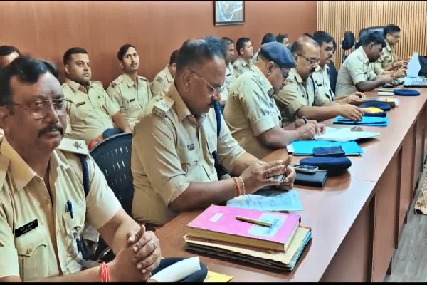 देवघर पुलिस का सख्त प्लान, खतरनाक अपराधियों का हर हफ्ते होगा फिजिकल वेरिफिकेशन देवघर पुलिस