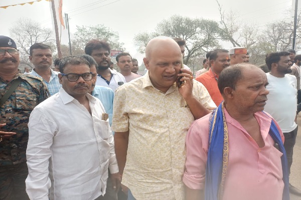 धनबाद में भूधंसान-गैस रिसाव जारी, MLA अरूप चटर्जी ने सरकार को घेरा भूधंसान