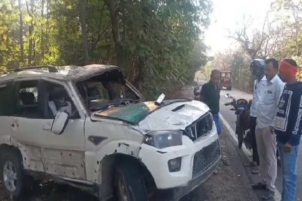 तेज रफ्तार ने छीनी दो जिंदगी : पलामू में इंडिका ने मारी टक्कर, चतरा में हाईवा ने ली जान सड़क हादसों