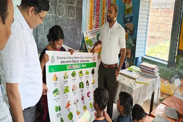 रामगढ़ में आंगनबाड़ी केंद्रों की व्यवस्था दुरुस्त करने का निर्देश, DC ने अधिकारियों को दिए सख्त आदेश