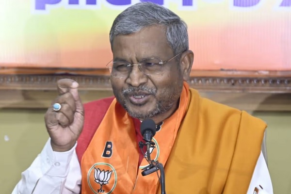 आलमगीर आलम की रिहाई पर बाबूलाल बोले- ऐसे जश्न मनाया जा रहा है मानो कोई क्रांतिकारी लौटा हो आलमगीर