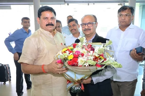ईसीएल-बीसीसीएल पहुंचे कोयला राज्य मंत्री, झरिया के लोगों को राहत की उम्मीद