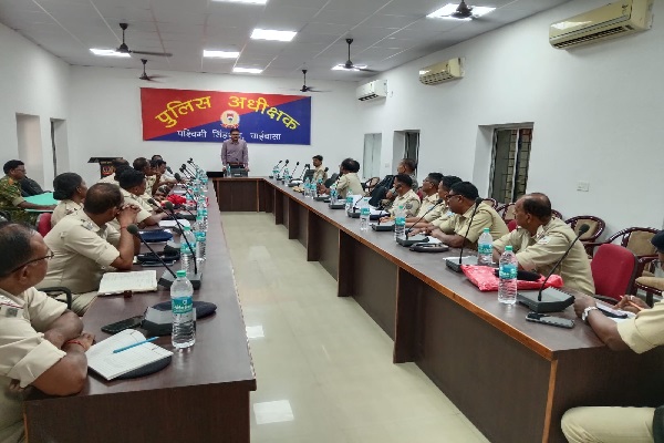 बच्चों से जुड़े मामलों में अब और संवेदनशील होगी पुलिस, कार्यशाला में दी गई जानकारी चाईबासा
