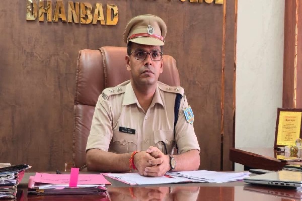 धनबाद पुलिस का बड़ा रिकॉर्ड, शिकायत निवारण में पूरे झारखंड में नंबर-1