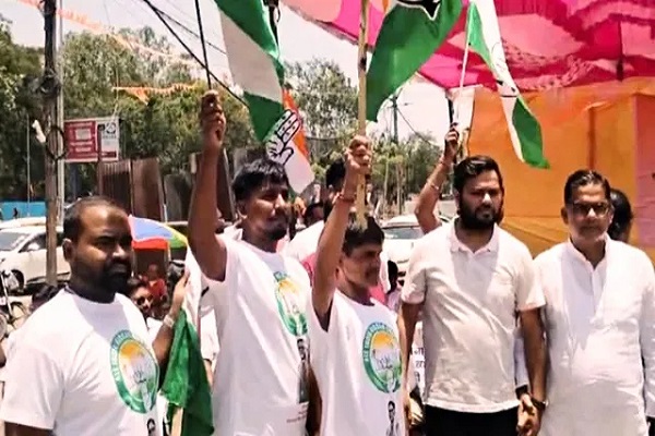 महंगाई के खिलाफ झारखंड कांग्रेस का हल्लाबोल, रांची में जोरदार प्रदर्शन