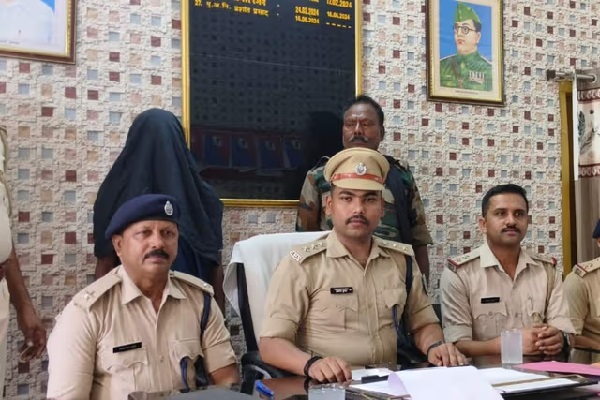 लेवी के लिए जलाए थे दो हाइवा, पलामू पुलिस के हत्थे चढ़ा फरार आरोपी