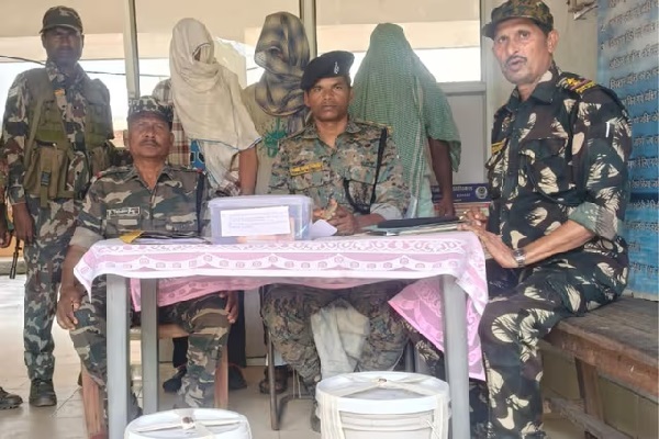 चाईबासा के जंगलों में चल रहा था अफीम तस्करी का खेल, पुलिस ने तीन तस्करों को दबोचा