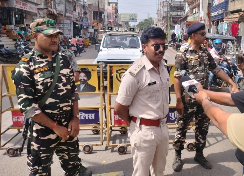 हजारीबाग पुलिस ने चलाया नो पार्किंग के खिलाफ जागरूकता अभियान, दो दिन बाद कटेगा चालान