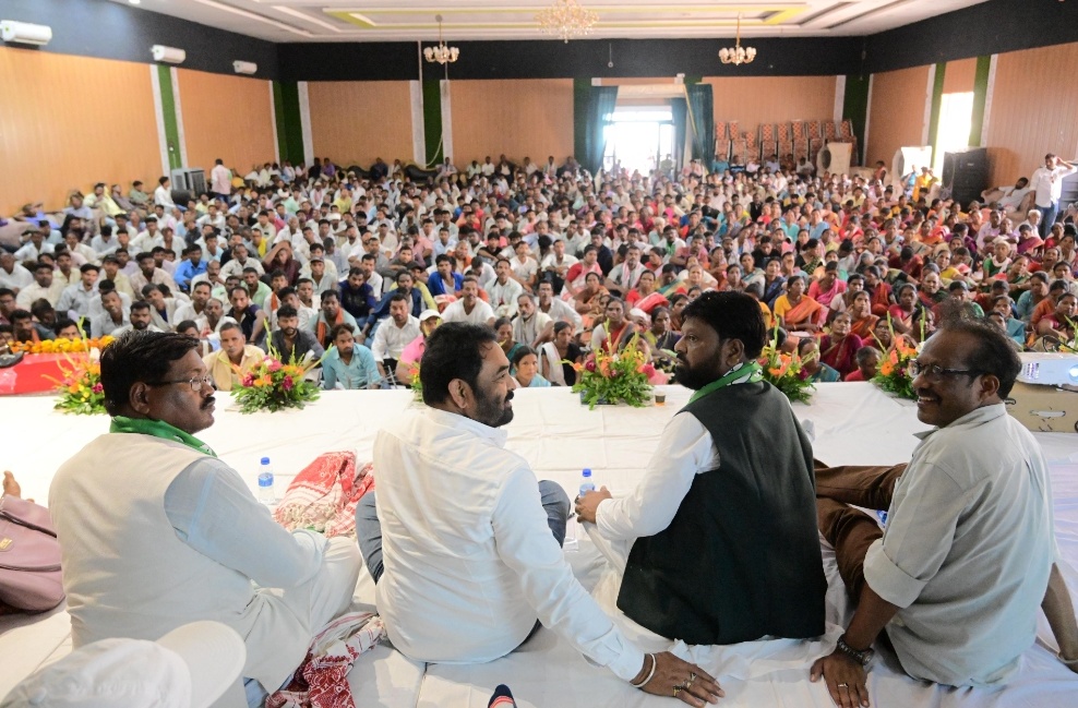 बूथ से लेकर जिला स्तर तक संगठन मजबूत करने में जुटी झामुमो, गुमला में हुई बड़ी बैठक