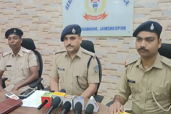 झारखंड-ओडिशा बॉर्डर पर सक्रिय वाहन चोर गिरोह का पर्दाफाश, एक दबोचा गया वाहन