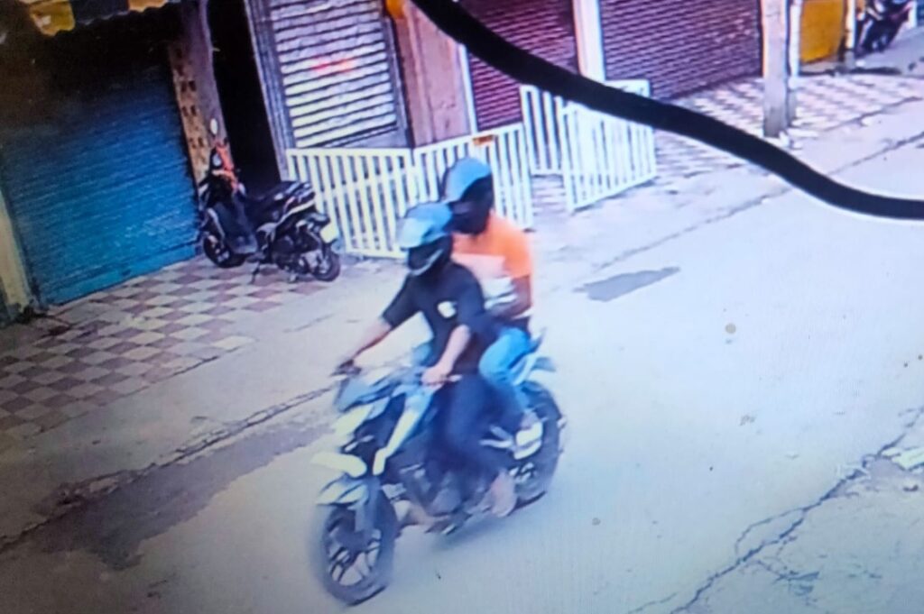 रामगढ़ में दो दिन में दो महिलाओं की चेन लूटी, एयरफोर्स अधिकारी की पत्नी भी बनी शिकार