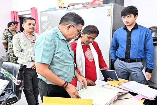 डीसी अजय नाथ झा ने खंगाले खेल विभाग के रिकॉर्ड, एक सप्ताह में अपडेट करने का आदेश