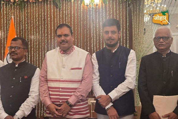 5 साल बाद फिर पूरी तरह एक्टिव होगा झारखंड राज्य सूचना आयोग, चारों सूचना आयुक्तों ने ली शपथ झारखंड