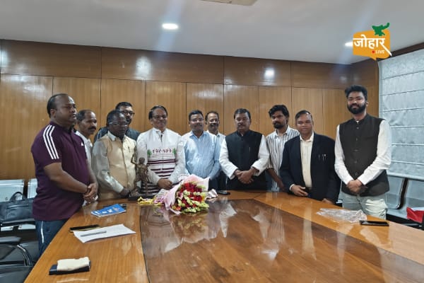 एसटी आरक्षित सीटों पर क्या चलेगी कैंची? आदिवासी प्रतिनिधिमंडल ने के. राजू के सामने रखी मांग