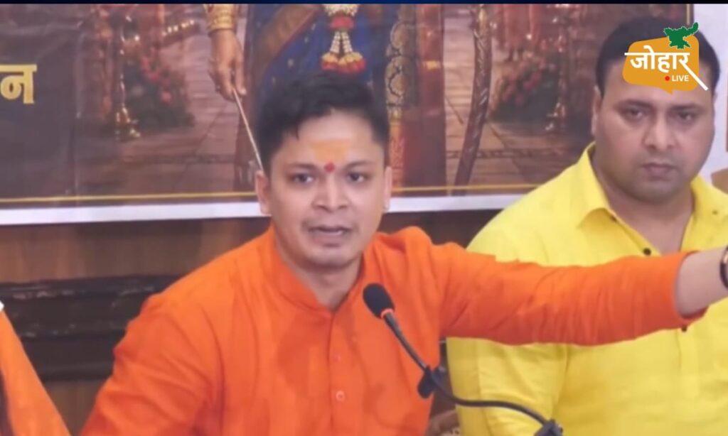 नरेंद्र मोदी को भगवान साबित करने वाला ये भक्त आखिर है कौन ? Dr. Rajan Singh
