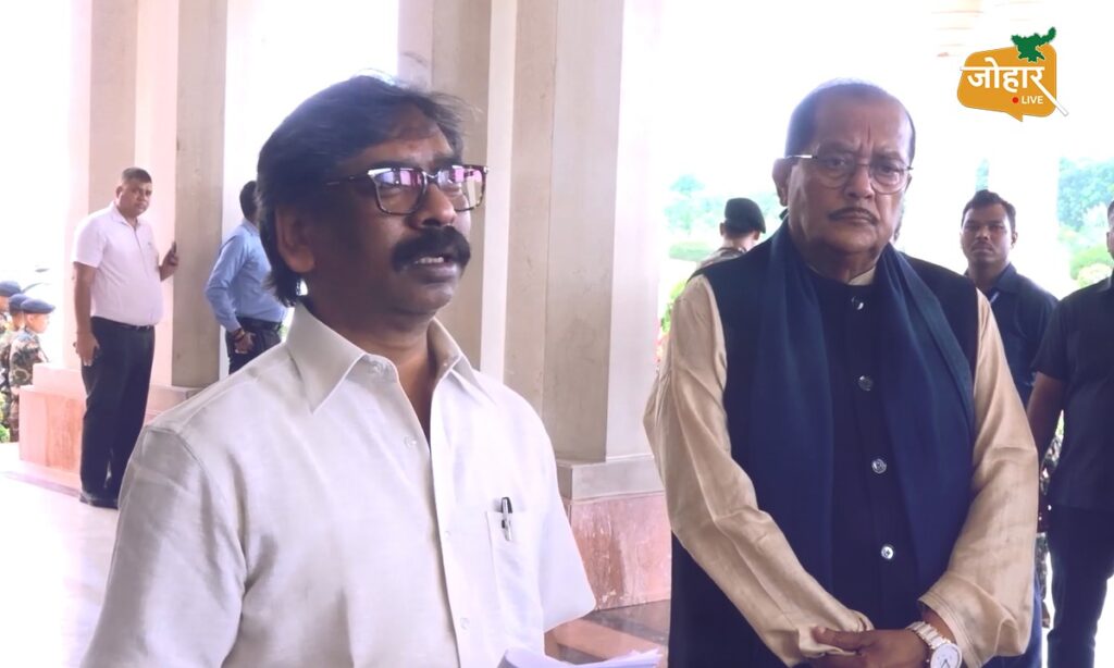 प्रदर्शन कर रहे छात्रों से बोले हेमंत सोरेन – सरकार के दरवाजे खुले हैं, हर सुझाव गंभीरता से सुना जाएगा